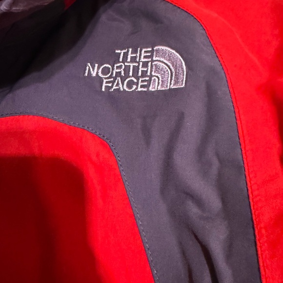 The North Face Red and Black Outdoor Jacket - Picture 4 of 8